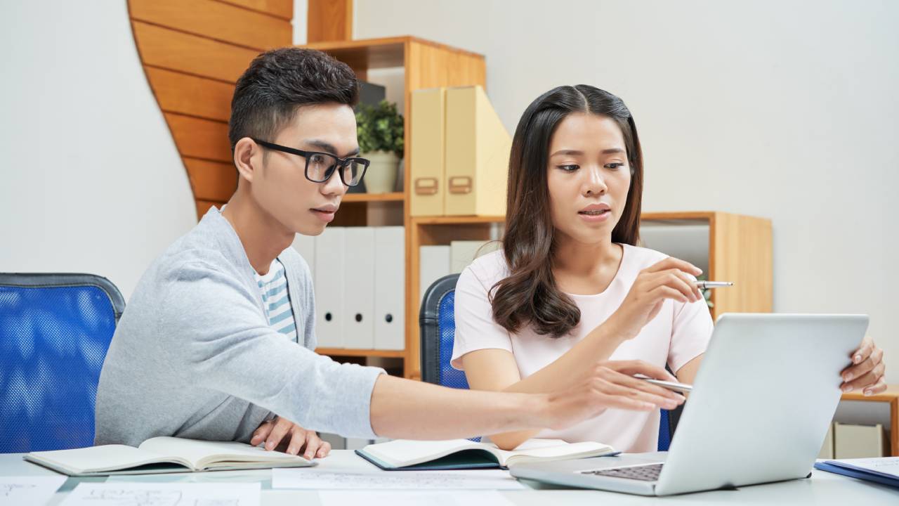 ciri ciri produk jasa​